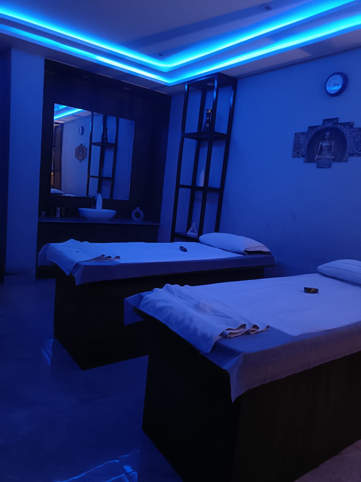 Halcyon Premium Spa bed area
